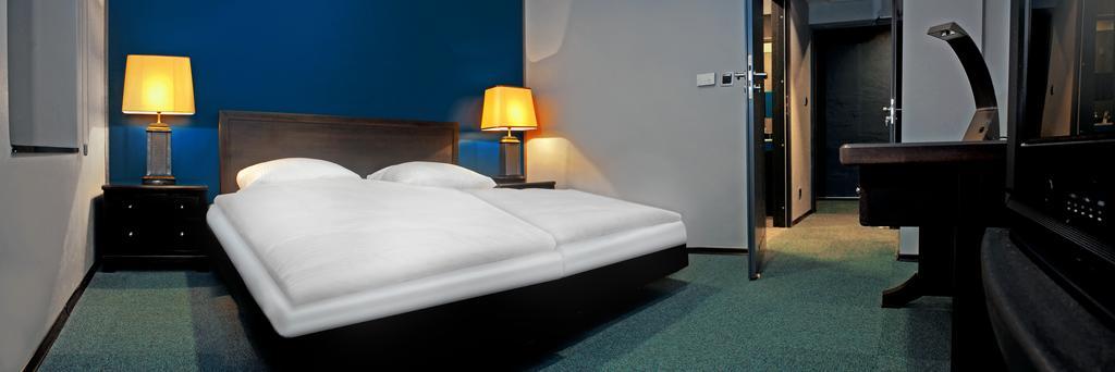 Blues Hotel Chorzow Room photo